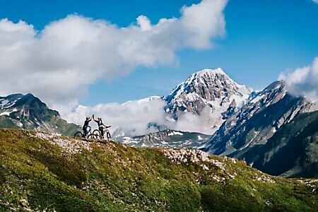 La Thuile bike park con tour pedalato al cospetto del Monte Bianco